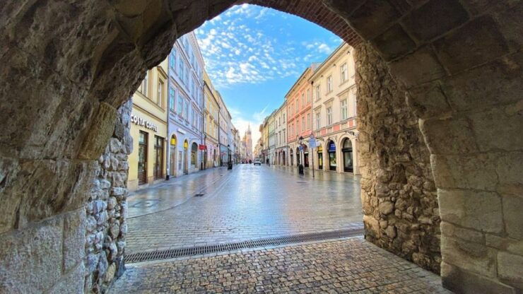 Krakow: Old Town Audioguided Walking Tour - Tour Details