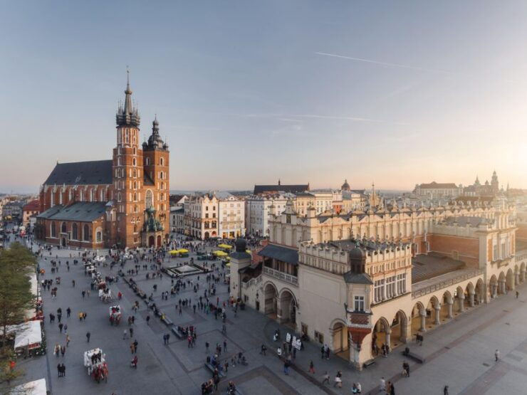 Krakow: Old Town, Castle, and Jewish Quarter Walking Tour - Tour Highlights