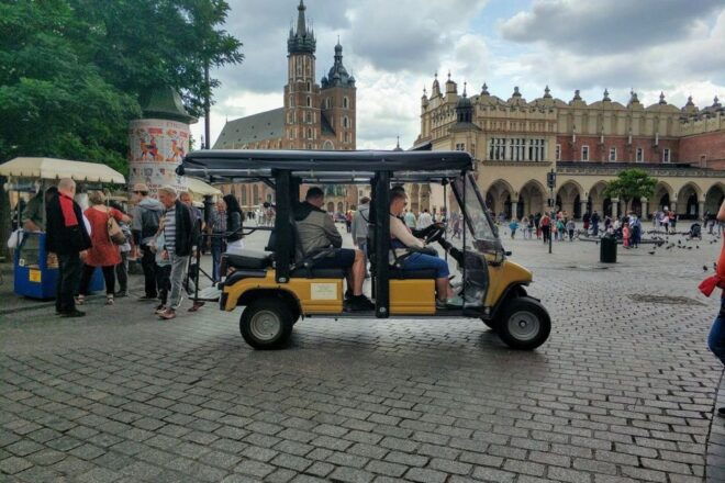 Krakow: Old Town Golf Cart Walk and Wawel Castle Guided Tour - Explore Krakows Old Town