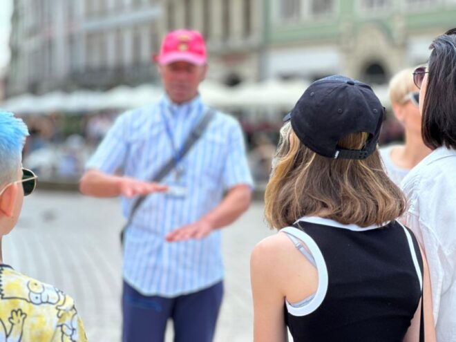 Krakow Old Town Highlights Private Walking Tour - Meeting Point and Duration
