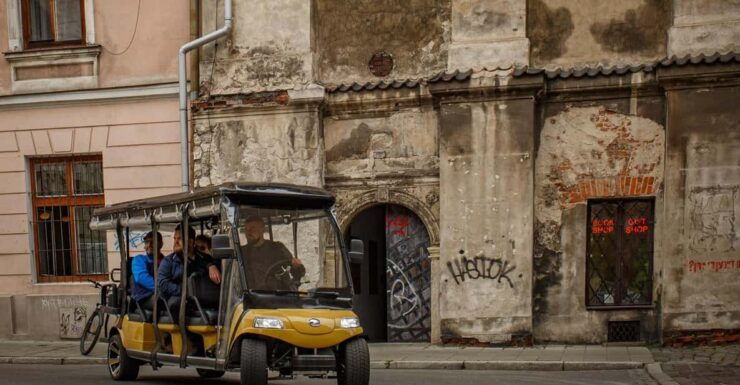 Krakow: Old Town, Kazimierz & Ghetto by Electric Golf Cart - Accessibility and Group Details