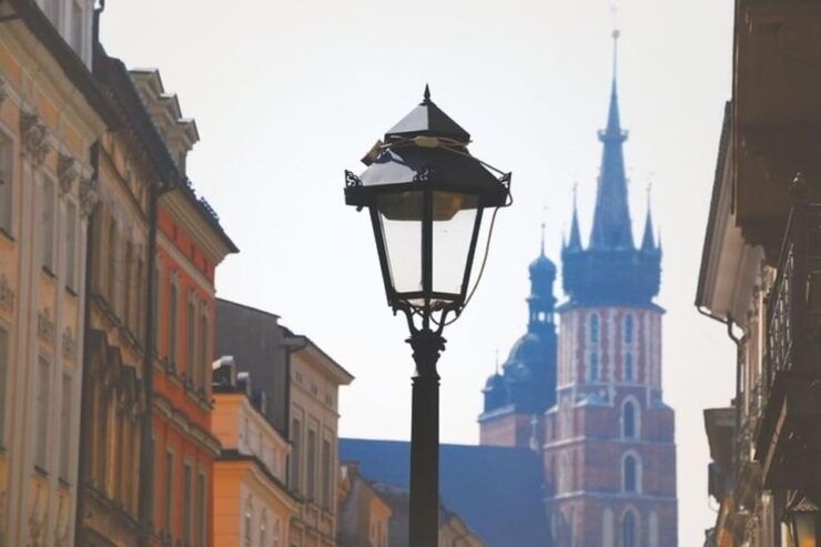 Krakow : Old Town Walking Tour With a Guide - Key Points