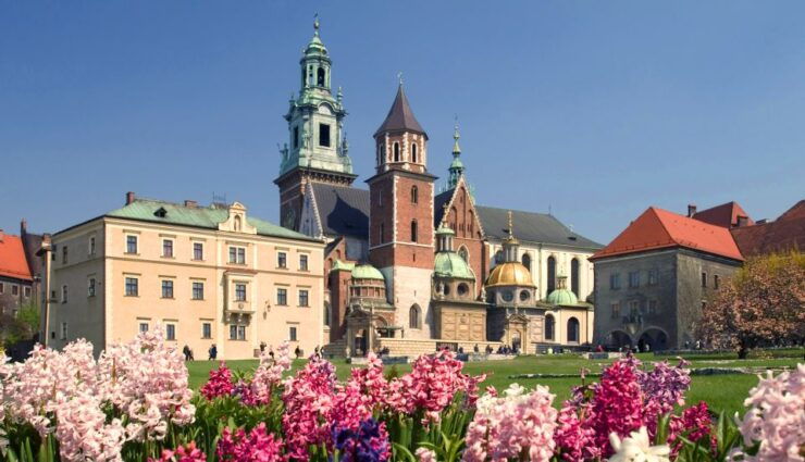 Krakow: Old Town Walking Tour With Visit to Wawel Castle - Activity Details