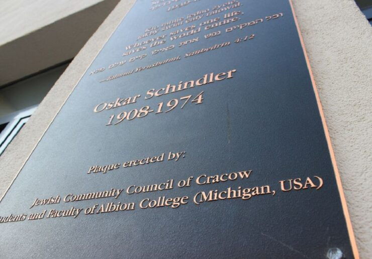 Krakow: Oskar Schindlers Enamel Factory Museum Guided Tour - Good To Know