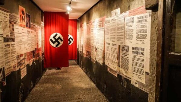 Krakow: Oskar Schindlers Factory Guided Tour - Language Options