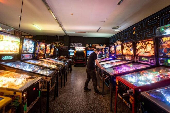 Krakow: Pinball and Arcade Museum Entry Ticket - Game Features and Mechanics