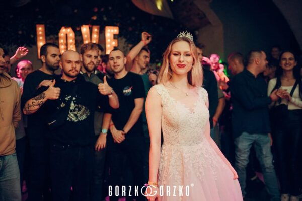 Kraków: Polish Wedding Party With Welcome Drink - Charming Rural-Style Setting