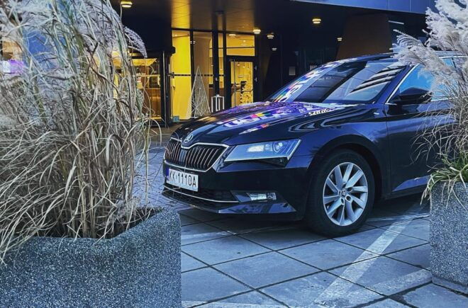 Krakow: Private 1-Way Transfer To/From Krakow Airport (Krk) - Pickup Process