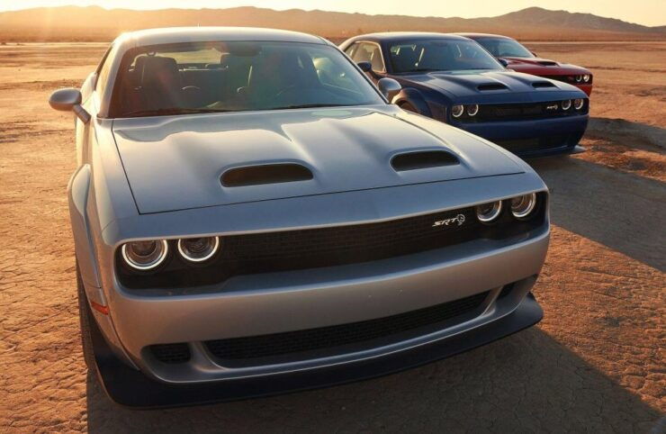 Krakow: Private Airport Transfer by 500 HP Dodge Challenger - Vehicle Specifications
