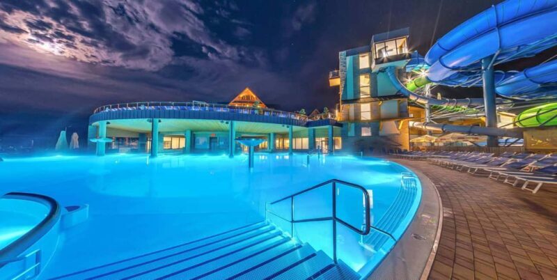 Krakow: Private Chocholowskie Thermal Baths Evening Ticket - The Experience: What to Expect on the Tour