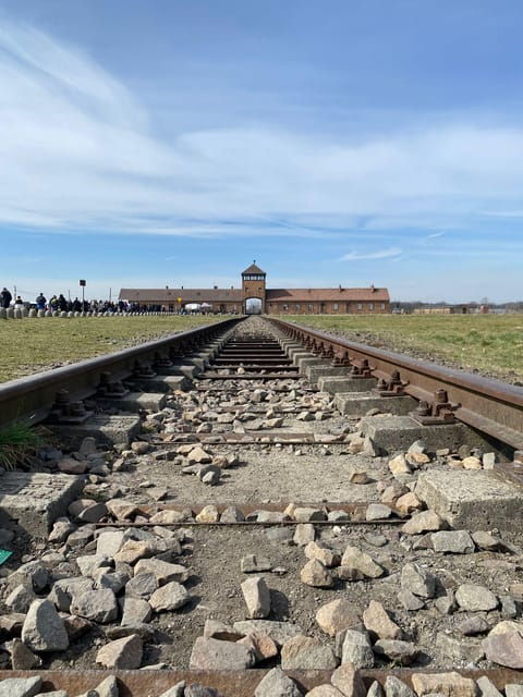 Kraków: Private Transport to the Auschwitz-Birkenau Museum - Guided Tour of Auschwitz-Birkenau