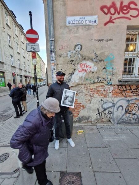 Krakow: Private Walking Tour on the Trail of Street Art - Kazimierz District Artworks