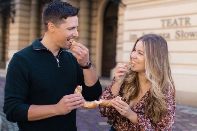 Krakow: Professional Photoshoot in the City Center - Customization Options