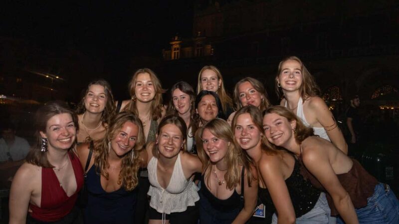 Krakow: Pub Crawl 1H Open Bar, VIP Entry & Welcome Shots - What the Reviews Reveal: Authentic Insights