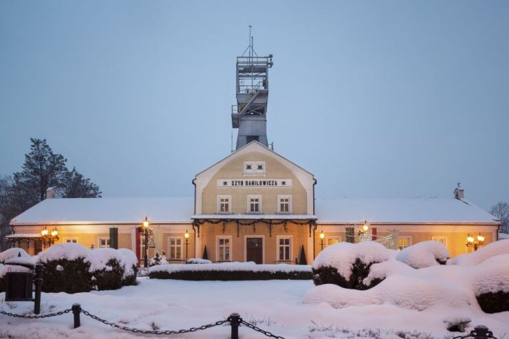 Krakow: River Cruise and Wieliczka Salt Mine Group Tour - Experience Highlights
