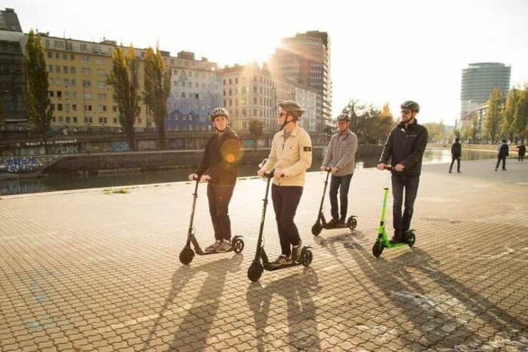 Krakow: Royal Route Scooter Tour 1 Hour - Experience Highlights