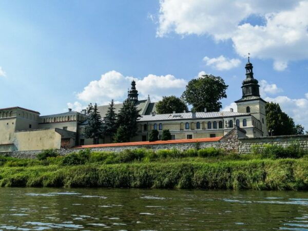 Krakow: Scenic River Cruise - Accessibility and Safety