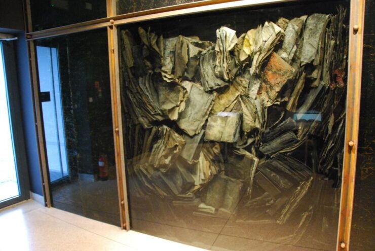 Krakow: Schindler's Factory Ghetto and Jewish Heritage Tour - Tour Experience
