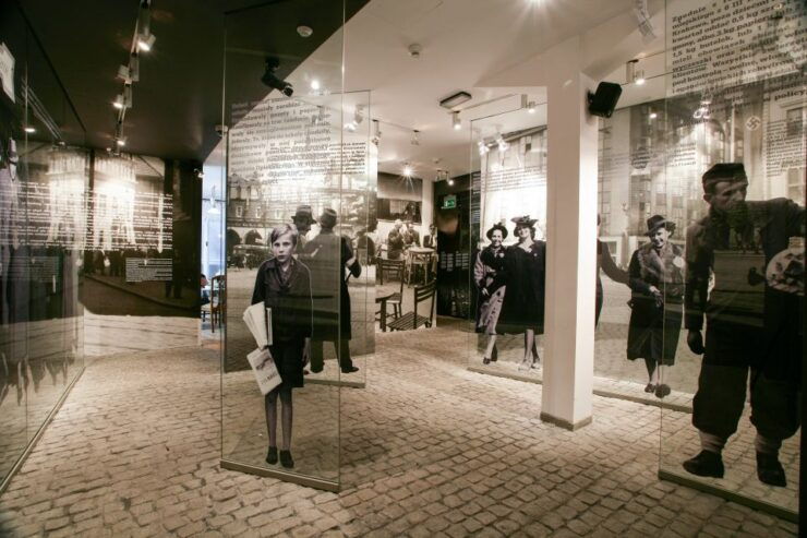 Krakow: Schindlers Factory Guided Tour - Experience Highlights