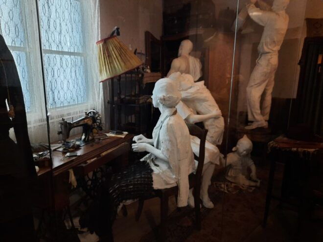 Krakow: Schindlers Factory Tour With Entrance Ticket - Historical Context