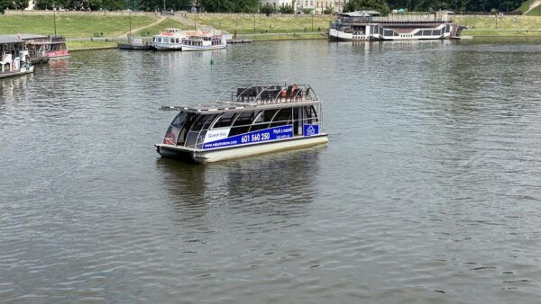 Krakow: Sightseeing Cruise on the Vistula River - Getting There