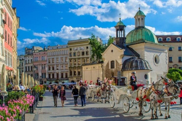Krakow: Skip the Line Underground Museum & Old Town Private - Experience Highlights