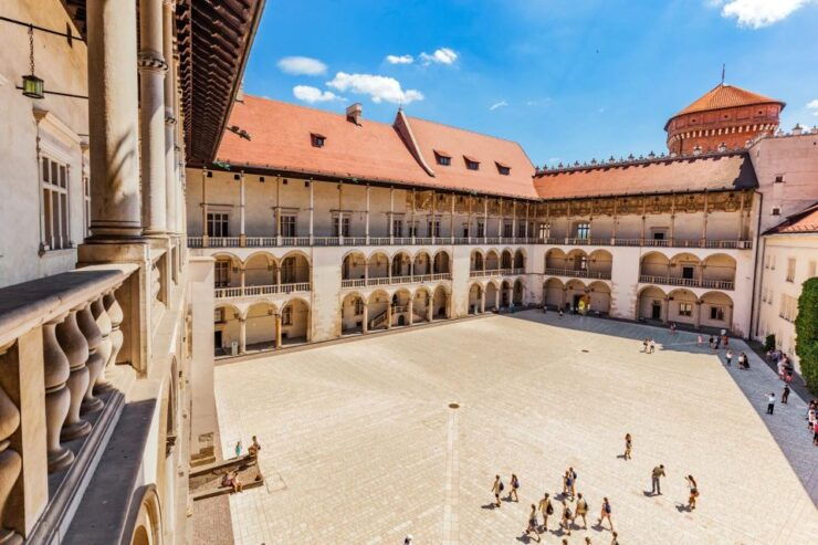 Krakow: Skip-the-Line Wawel Castle Royal Apartments Tour - Good To Know