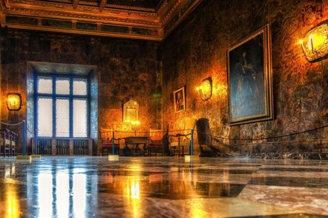 Krakow: Skip-the-Line Wawel Castle Royal Apartments Tour - Arrival Recommendations