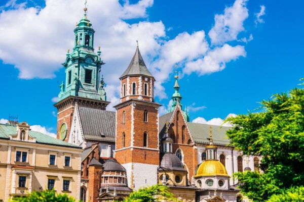 Krakow: Skip-the-Line Wawel Castle Royal Apartments Tour - Group Size and Duration