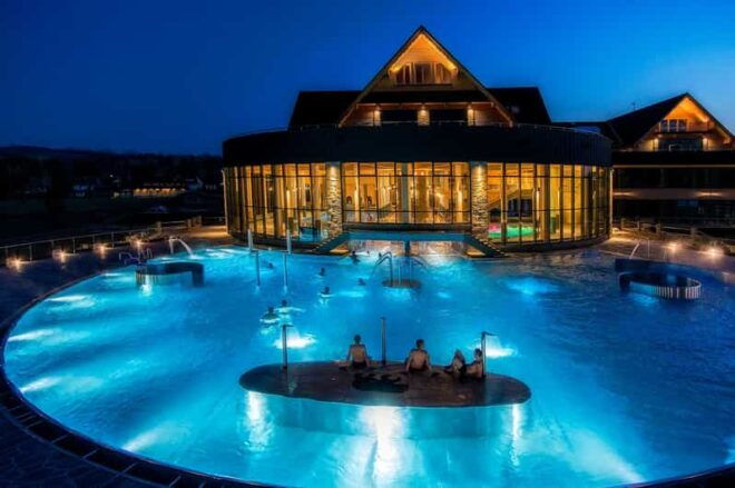 Krakow: Thermal Baths Evening Experience - Thermal Baths Experience