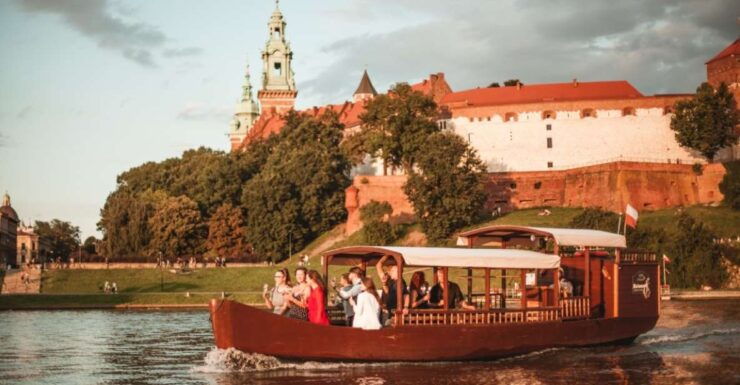 Krakow: Traditional Sightseeing Gondola on the Vistula River - Good To Know