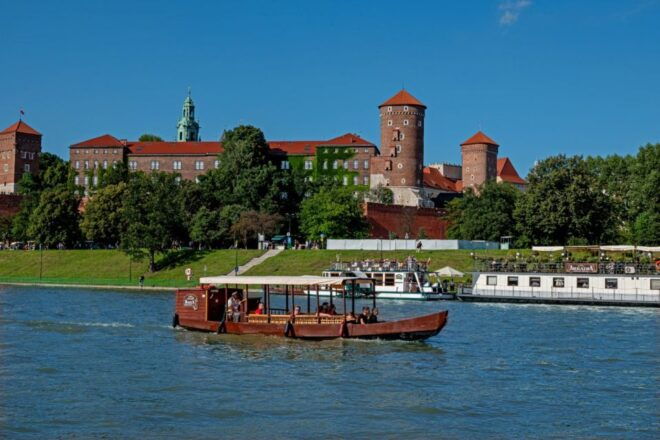 Krakow: Traditional Sightseeing Gondola on the Vistula River - Meeting Point and Directions