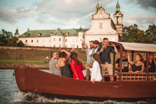 Krakow: Vistula Night Cruise by Gondola W/ Audio Commentary - Accessibility and Additional Information