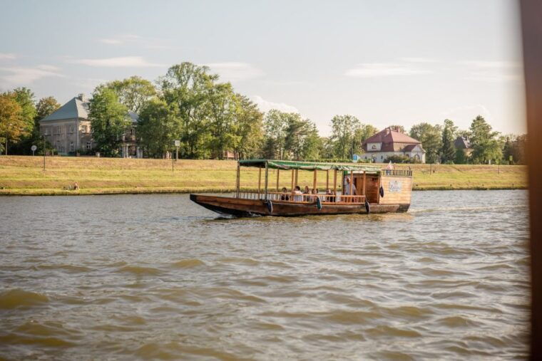 Krakow: Vistula River Sightseeing Cruise - Practical Tips for Your Cruise