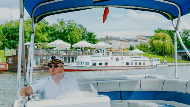 Krakow: Vistula River Sightseeing Cruise With Audio Guide - Meeting Point