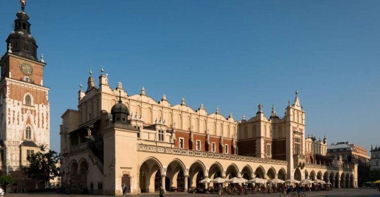 Krakow Walking Tour With Private Guide - Discover Wawel Hill and Its History