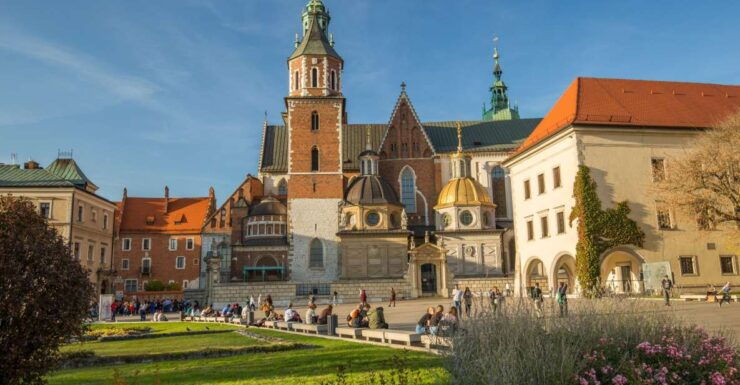 Krakow: Wawel Castle and Cathedral Guided Tour - Experience Highlights