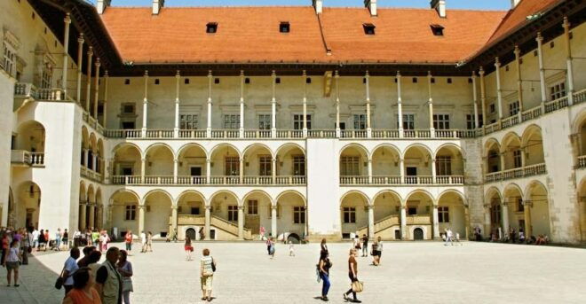Krakow: Wawel Castle and Cathedral Interior With a Guide - Uncovering the Tapestries and Ceilings