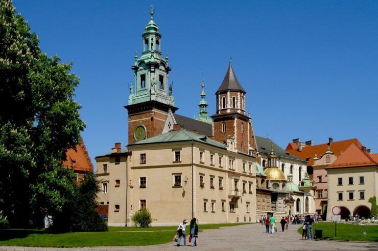 Krakow: Wawel Castle, Kazimierz, Wieliczka, Auschwitz - Experiences and Highlights