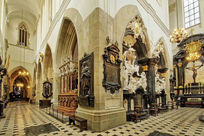 Krakow: Wawel Cathedral Guided Tour With Admission Tickets - End Point and Accessibility Details