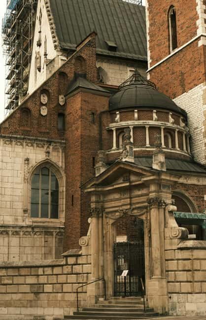 Krakow: Wawel Guided Tour  Cathedral and/or Castle - Exploring Wawel: A Journey Through Poland’s Royal Heritage