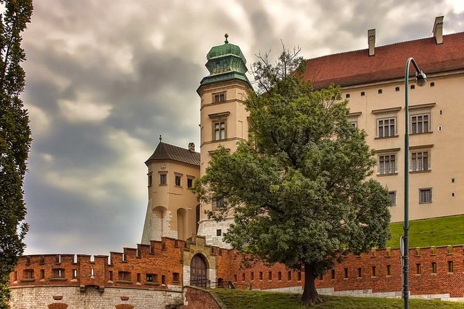 Krakow - Wawel Sightseeing of the Royal Hill - Historical Significance of Wawel