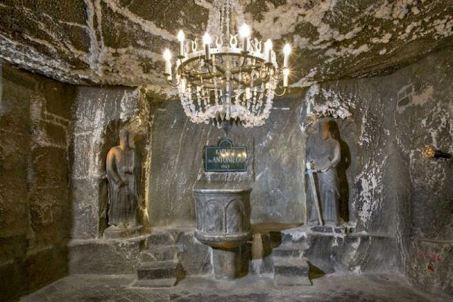 Kraków: Wieliczka Salt Mine Guided Tour With Hotel Pickup - Tour Itinerary and Logistics