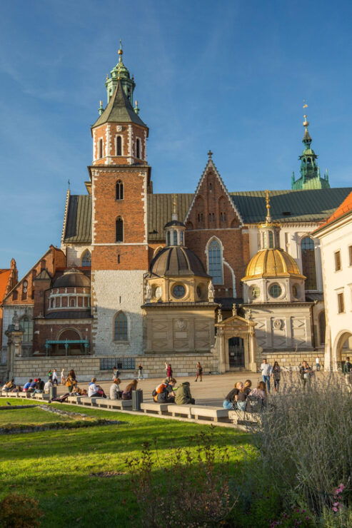 Krakows Cathedral, City Basilica & Underground Museum Tour - Itinerary Highlights