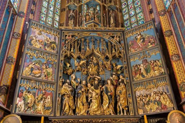 Krakows Cathedral, City Basilica & Underground Museum Tour - St. Marys Basilica
