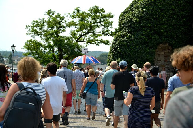 Krakow's Essential Tour of the Old Town and Wawel Castle - Inclusions and Logistics