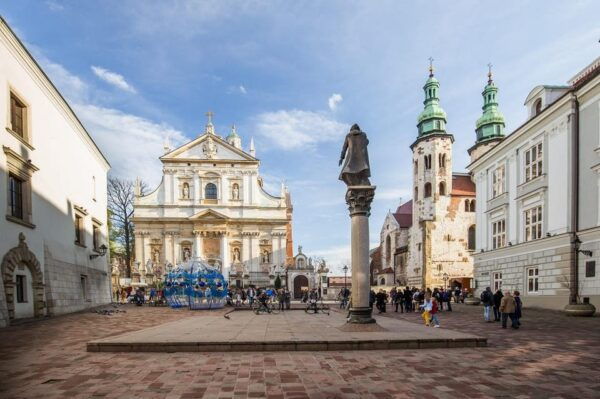 Krakows Old Town Quick Review & St. Marys Basilica Visit - Jagiellonian University History