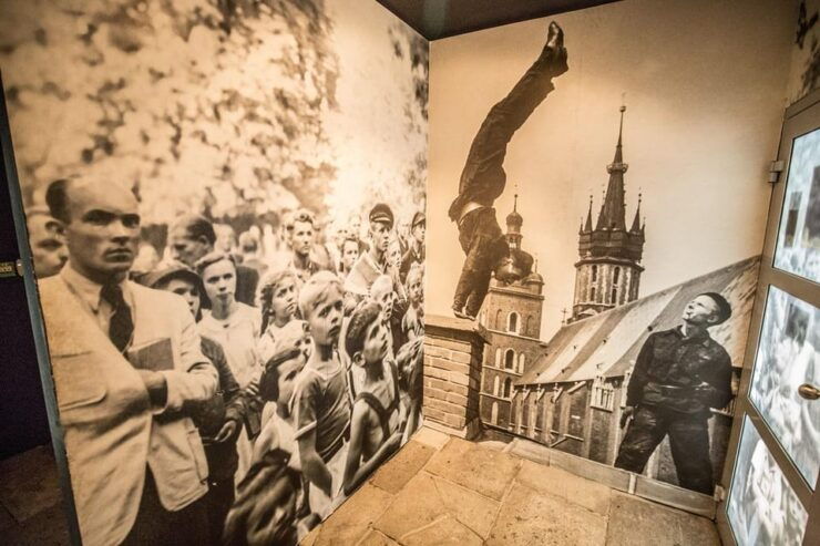 Krakows Vistula Cruise With Schindlers Factory Guided Tour - Key Points