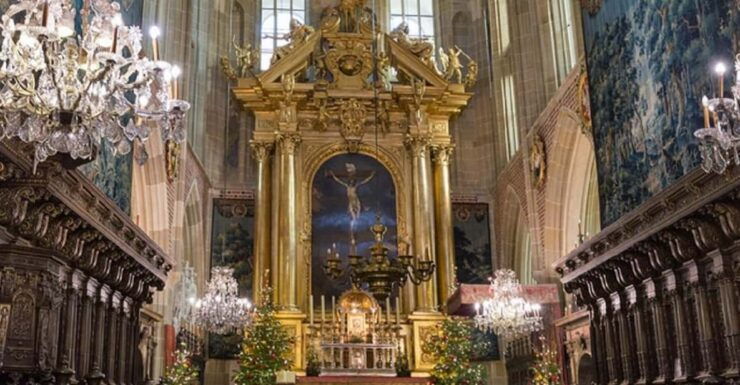 Krakows Wawel Cathedral, Old Town & City Basilica Tour - Itinerary Highlights