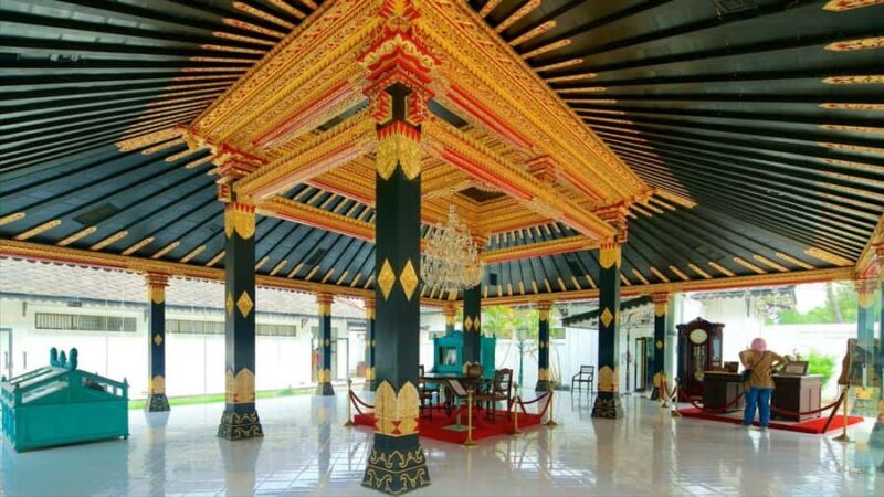 Kraton & Taman Sari Walking Tour - Optional Batik Workshop - An Overview of the Tour Experience